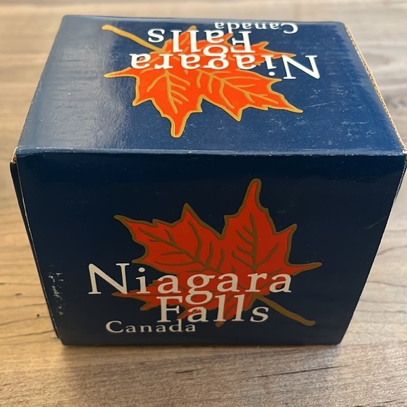 New In Box Niagara Falls Canada Coffee Mug - Picture 2 of 3